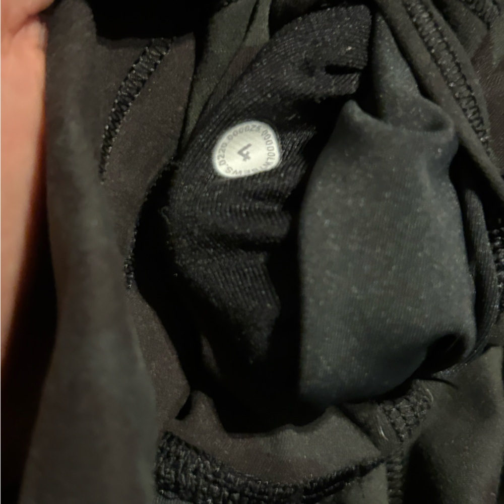 LULULEMON WUNDER TRAIN high rise shorts in camo print size 4 - Picture 3 of 4